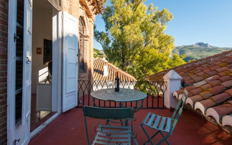 Bedroom with terrace